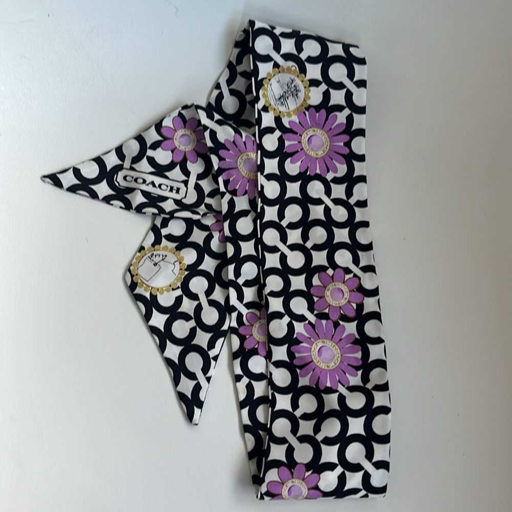 Women’s COACH early 2000s silk scarf/neck tie
